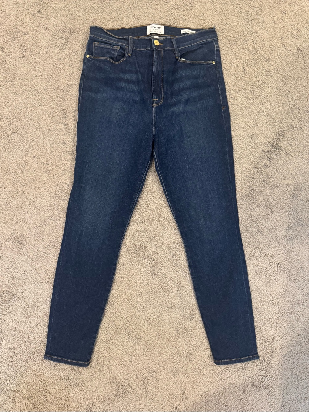 Frame Denim Skinny Jeans in Dark Blue Wash